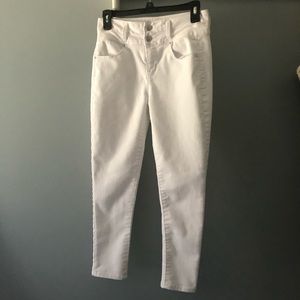 White jeans / pants sz. 5 Love Fire White Juniors